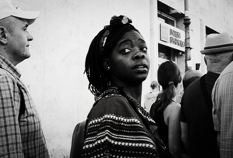 Un volto tra i tanti. a Roma, Borgo Pio - Giuseppe Ardica - Roma Street Photography - Photo of the week