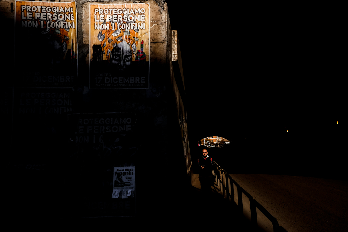 Proteggiamo le persone - Pic by Massimiliano Vecchi - Roma Street Photography
